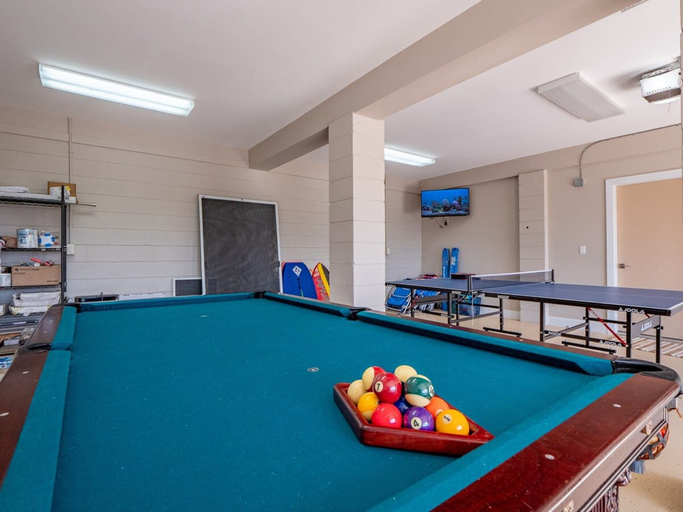 Room 2, Beach House Mansion- Private Beach Walk Over, Flagler