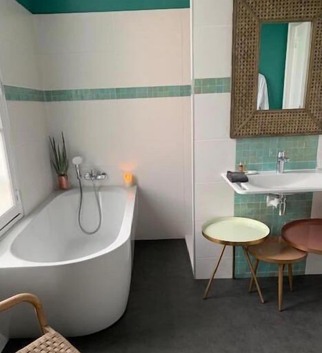 Bathroom 5, Maison Ailleurs, Eure-et-Loir