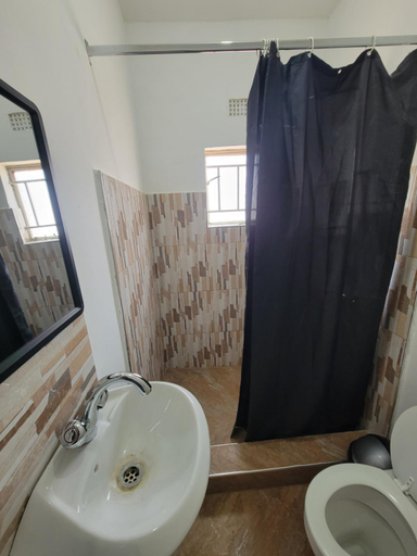 Others 5, Kitumba Lodge, 1 bed, kitchen & Lounge