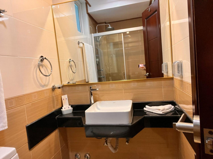 Bathroom 4, Rivethi Beach Hotel, Malé