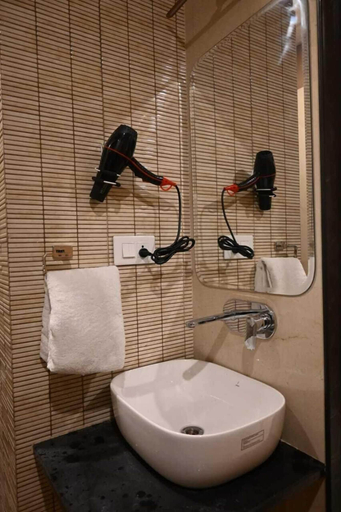 Bathroom 2, Hotel Vyom Residency, Varanasi