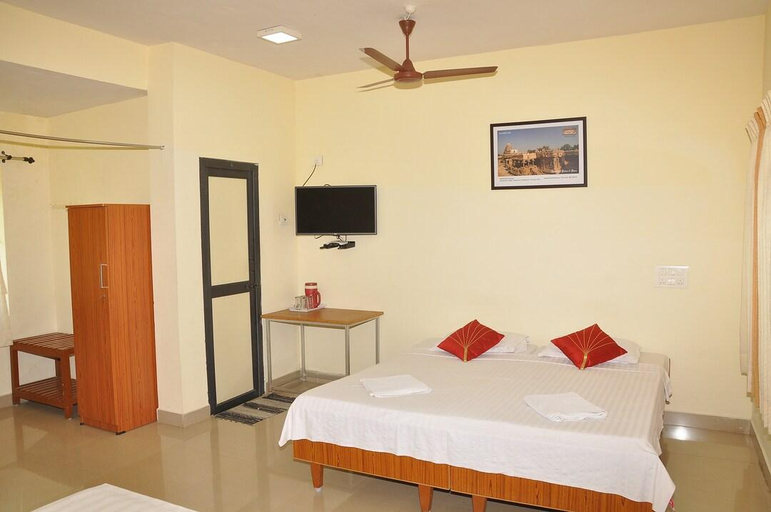 Bedroom 2, Hotel Tamilnadu Thirukkadaiyur, Nagappattinam