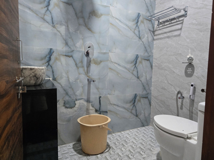 Bathroom 4, Lakshmi Villa, Bellary