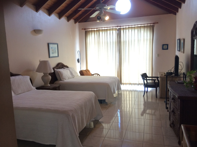 Bedroom 3, Fort Burt Hotel