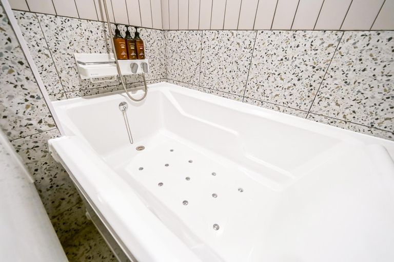 Bathroom 7