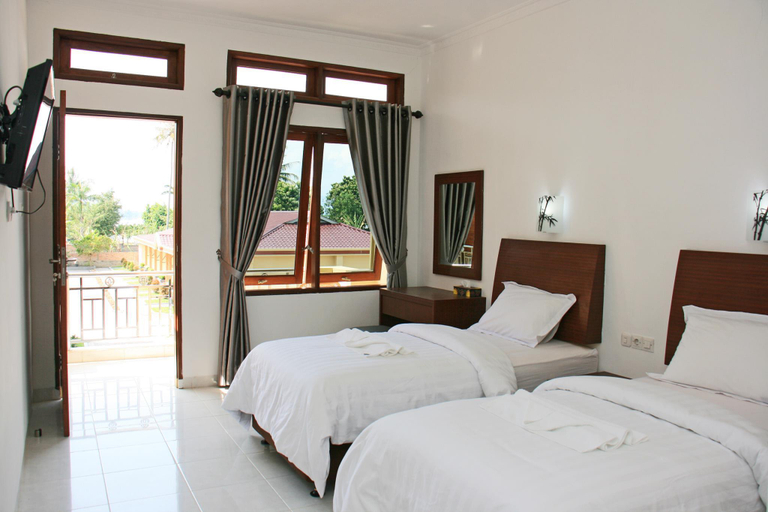 Bedroom 2, Rogate Beach Hotel, Samosir