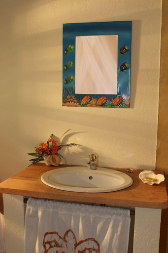Bathroom 4, Sambatra, Diana