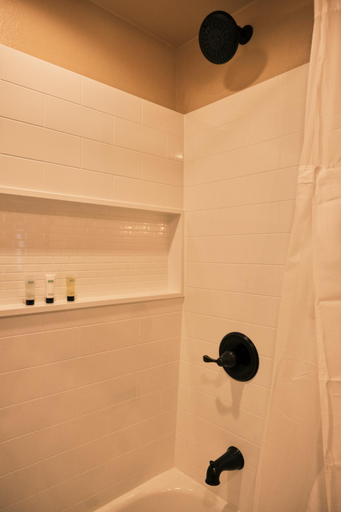 Bathroom 2, Chinook Wind Cabins, Matanuska-Susitna
