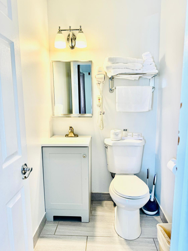 Bathroom 3, Blue Spruce, Plymouth