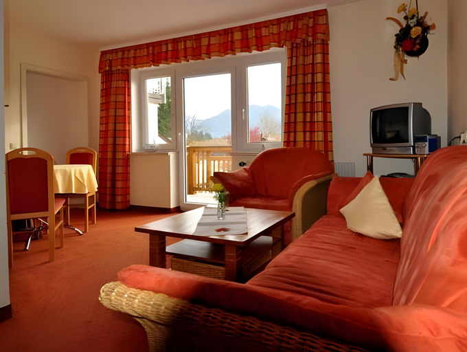 Bedroom, Pension beim Krümmling, Reutte