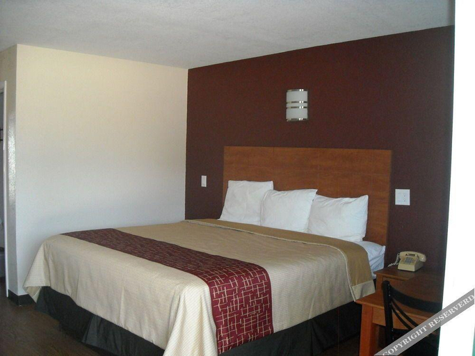 Bedroom 2, Bastrop Inn, Bastrop