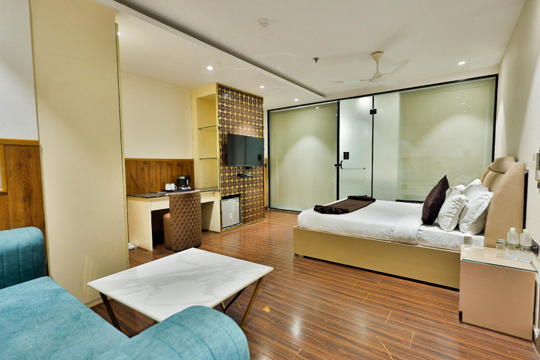 Bedroom 2, Clay Inn Hotels - Paschim Vihar, Delhi