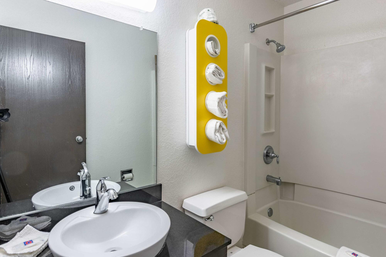 Bathroom 4, Motel 6 Salisbury, Md, Wicomico
