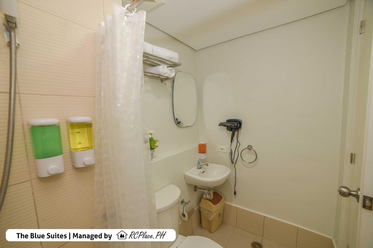 Bathroom 4, Pinesuites Tagaytay - By RcplacePH Unit 312, Tagaytay City