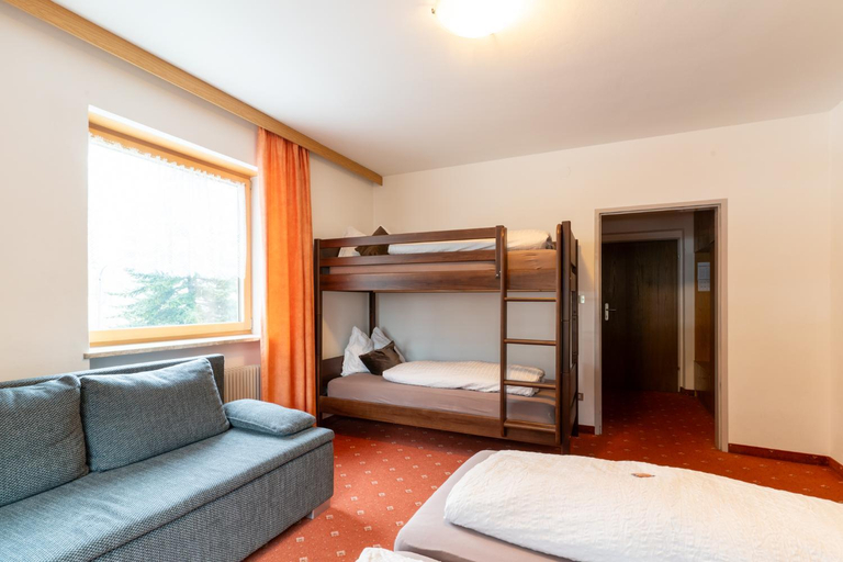 Bedroom 2, Hotel Martellerhof, Bolzano