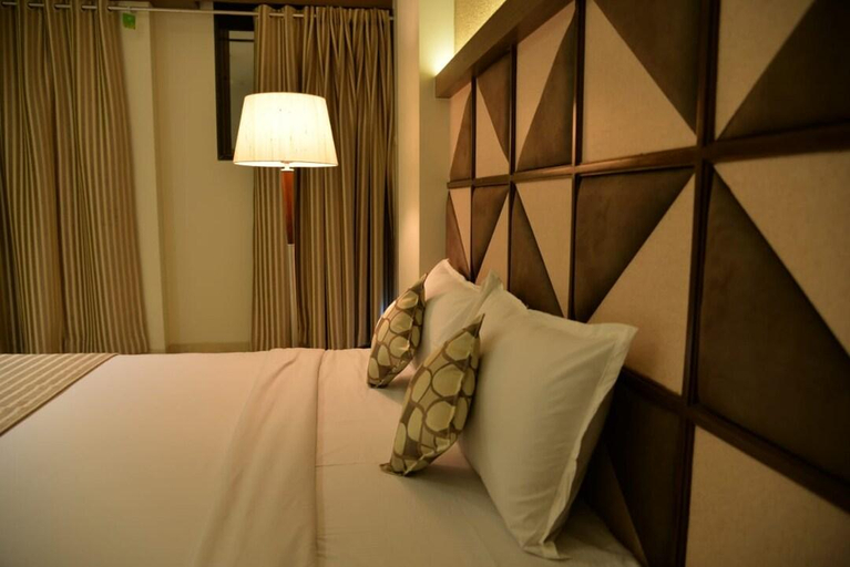 Others 2, Hotel D-Adda, Thane