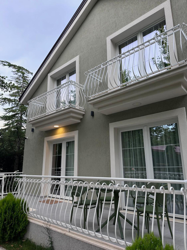 Exterior 13