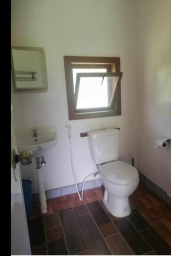 Bathroom 5, Genevieve Guest House, Maria