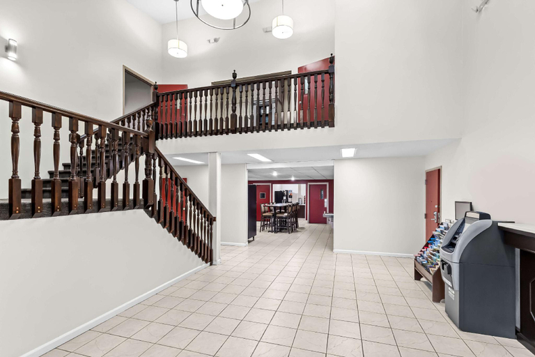 Public Area 3, Red Lion Inn & Suites Pontoon Beach, Madison