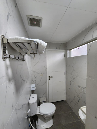 Bathroom 2, Porlak Hebron Family Homestay Silangit, Tapanuli Utara