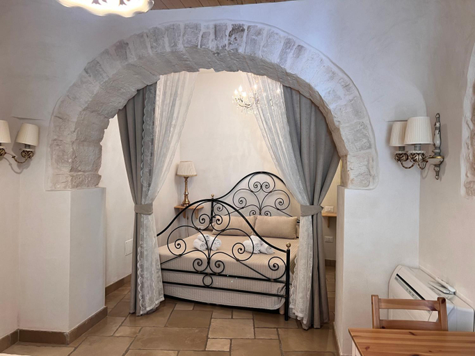 Others 4, Resort Romano in Trulli, Bari