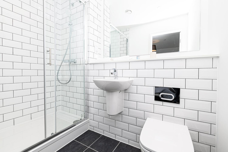 Bathroom 2, Insignia by Guestz, Manchester