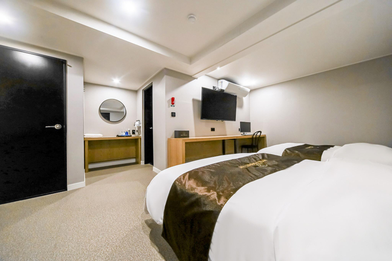 Bedroom 29