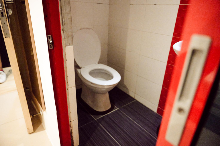 Bathroom 7