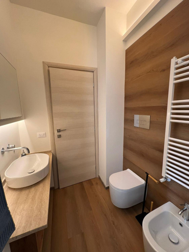 Bathroom 3, LaPignaVerde Suites, Palermo