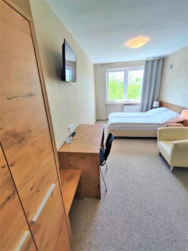 Bedroom 12