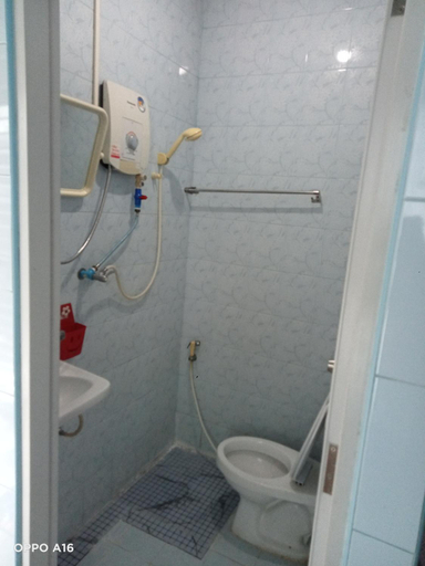 Shower 2, NP guesthouse, Muang Trat