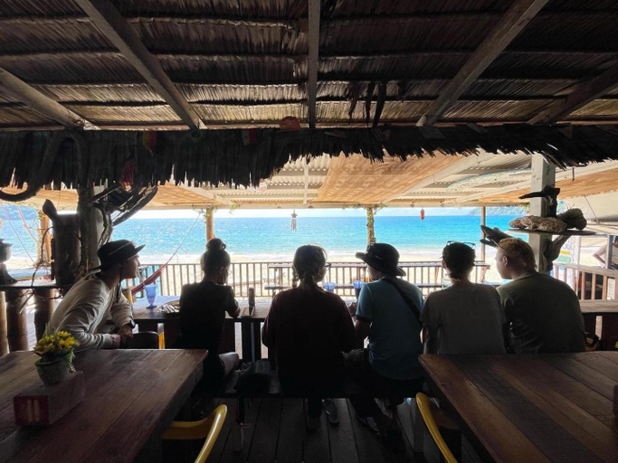 Food & Drinks 5, Beachfront Hut Downstairs Astra - Beach Shack Chalet, Mersing