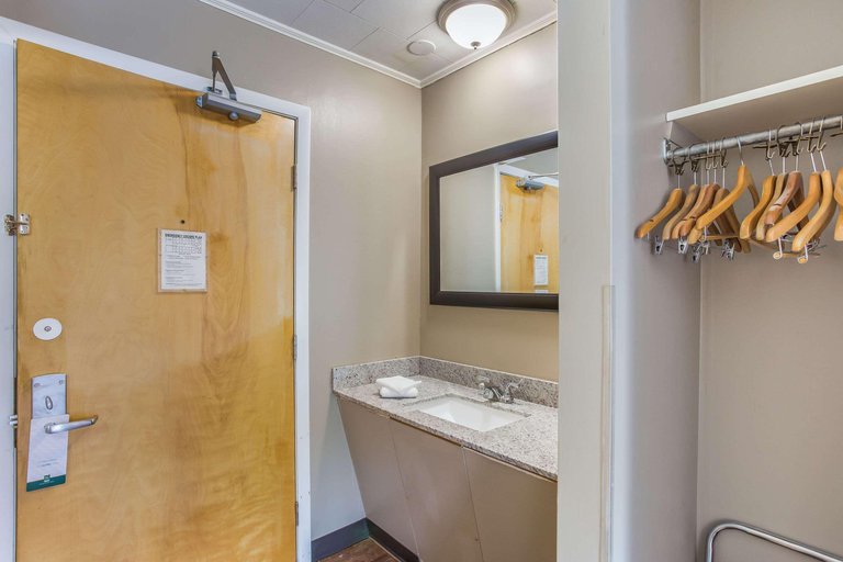 Bathroom 4, Quality Inn & Suites Gorham Riverside, Coos