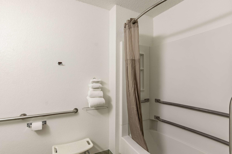 Bathroom 4, Motel 6 Salisbury, Md, Wicomico