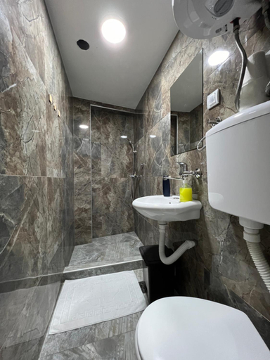Others 5, Beric Rooms, Ruma