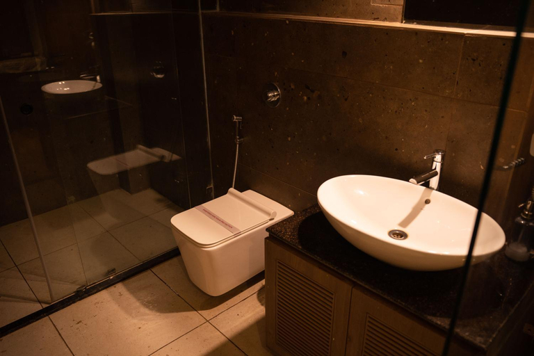 Bathroom 5, Narwar Lakefront Resort, Shivpuri