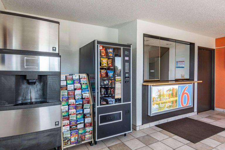 Food & Drinks 5, Motel 6 Salisbury, Md, Wicomico