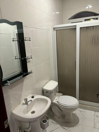Bathroom 2, Two bedroom Furnished apartment, Tela