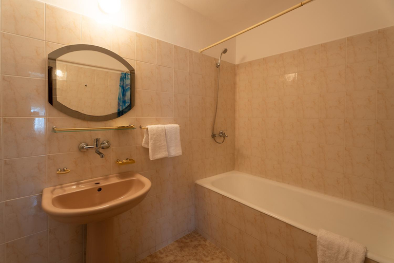Bathroom 2, Хотелски комплекс Ямболен, Tundzha