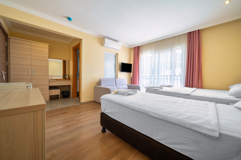 Bedroom 2, MagicTulip Beach Hotel, Fethiye