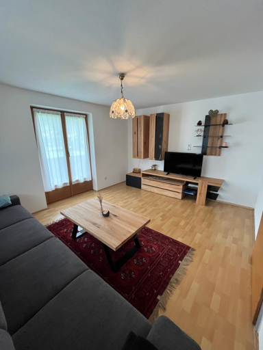 Shared lounge/TV area 3, Zell Views Apartments, Schwaz