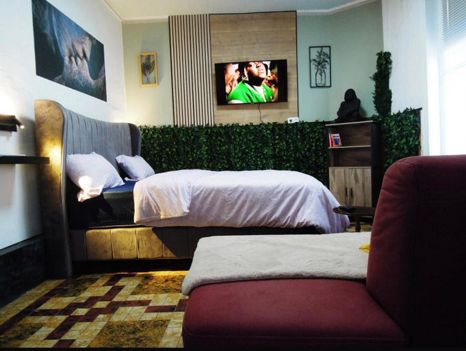 Bedroom 13