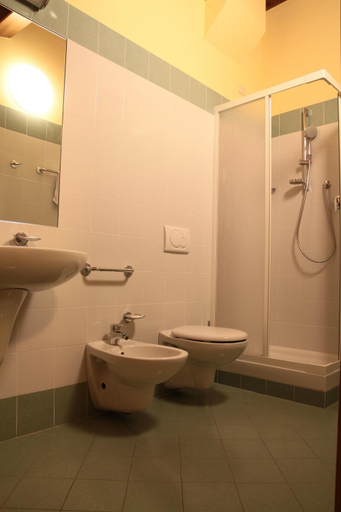 Bathroom 9