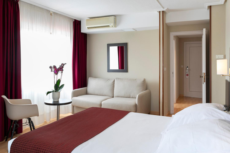 Bedroom 3, Hotel Santiago Apostol, A Coruña