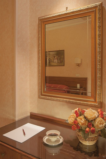 Bathroom 4, Majestic Hotel, Cook