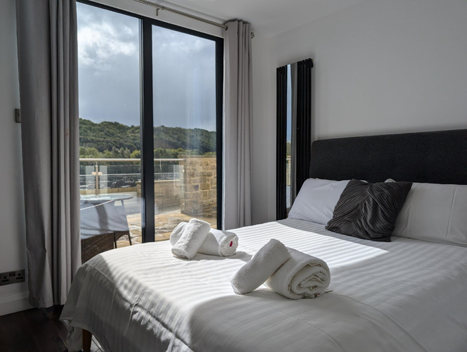 Bedroom 2, Casa Brighouse, Calderdale