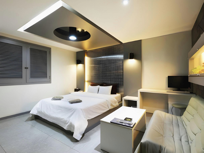 Bedroom 2, Bucheon Noblesse Bucheon Station Branch, Bucheon