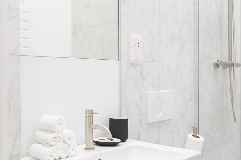 Bathroom 3, Urban Chic - Drury, London