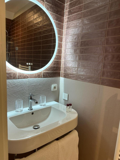 Bathroom 4, Hotel Domaine de la Corniche, Yvelines