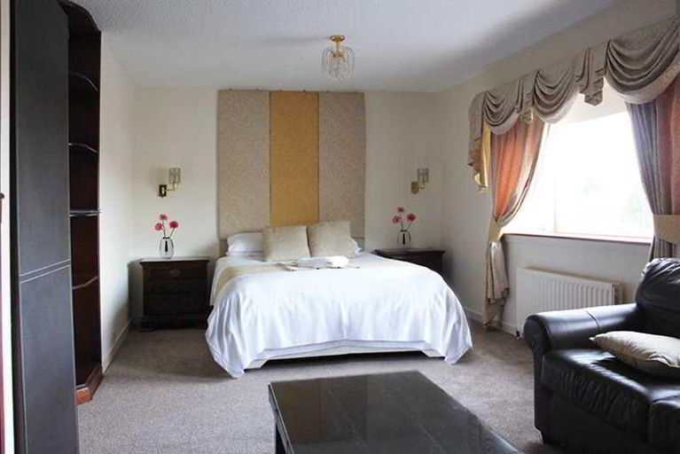 Bedroom 3, The Redhurst Hotel Glasgow, East Renfrewshire